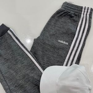 Big boys Adidas fleeced jogger